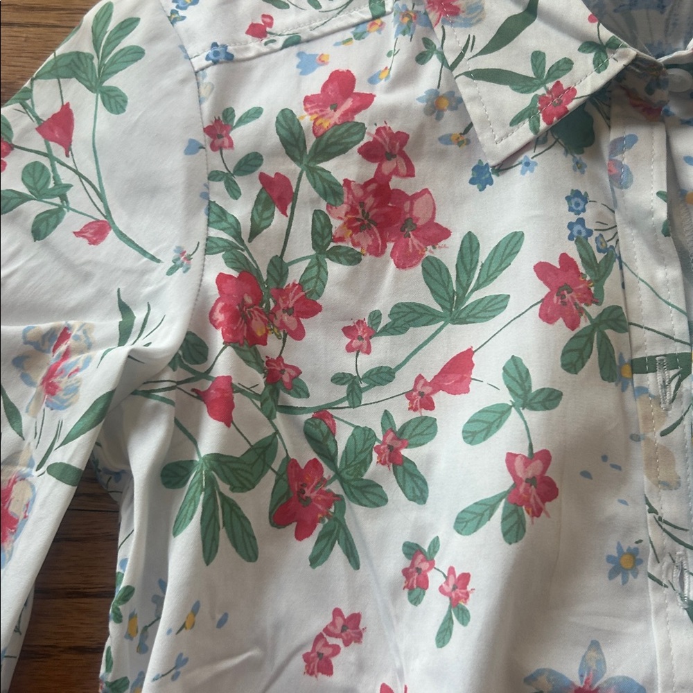 New York and Company Floral Top Size XS - Picture 4 of 9
